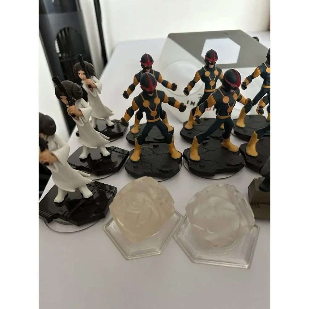 Pixar Disney Infinity‎ Lot of 17 Characters Plus Portal *